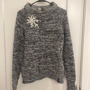 Obermeyer Gray Snowflake White Cowl Turtleneck Sweater Women’s Holiday